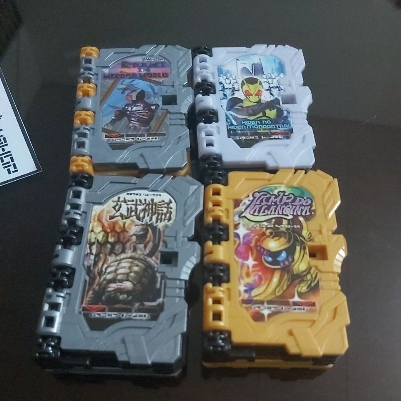 Đồ chơi Wonder Ride Book  của Series siêu nhân Kamen rider saber