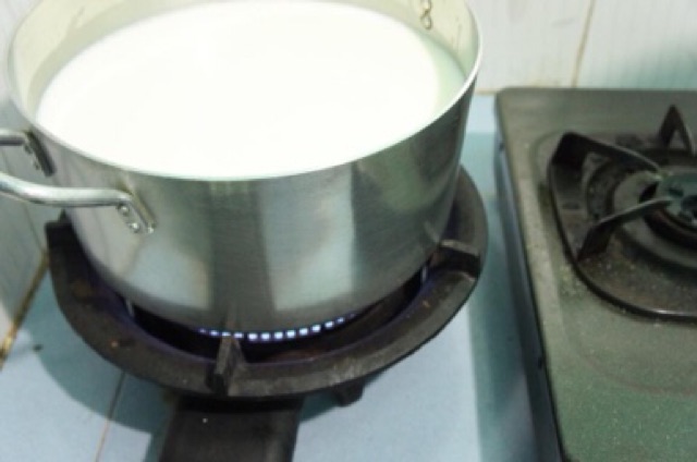 Sữa chua từ sữa bò tươi nhà làm mát lạnh bịch ú nu giá rẻ bèo