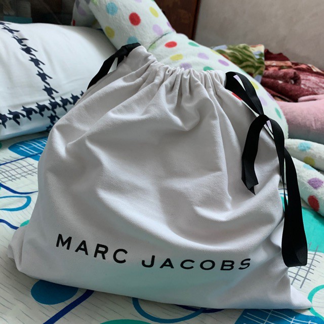 Túi Marc Jacobs ( Hàng real nha ạ , còn tem mạc )0