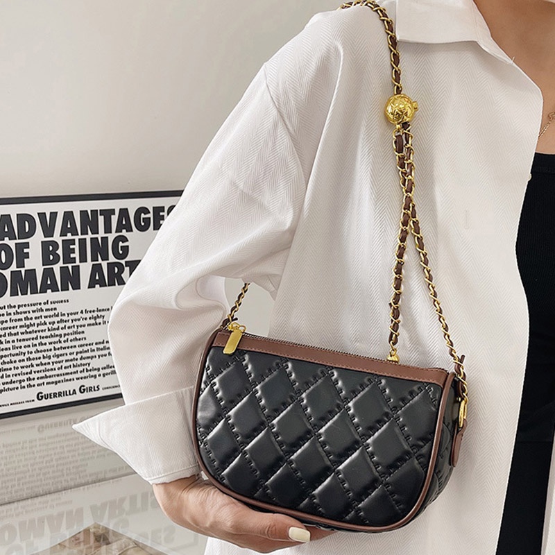 Túi đeo chéo IELGY họa tiết hình thoi phối dây xích dễ phối đồ thời trang dành cho nữ