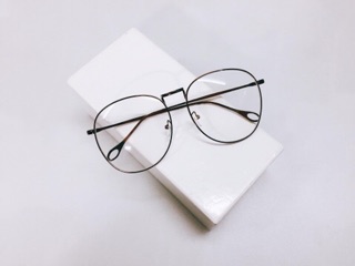 Kính cận form to nobita
