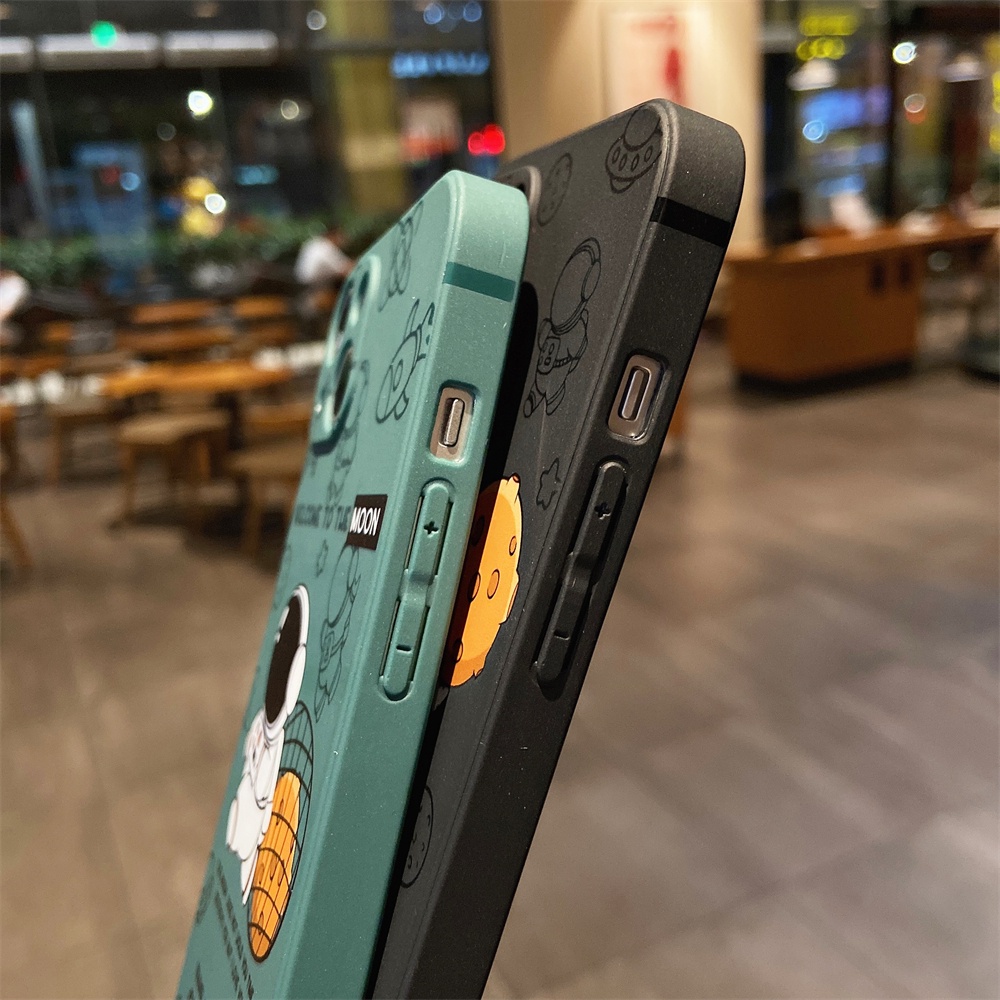 Ốp điện thoại viền vuông bảo vệ camera họa tiết phi hành gia thích hợp cho iPhone 13 12 11 Pro Max XS Max XR X 8 7 Plus
