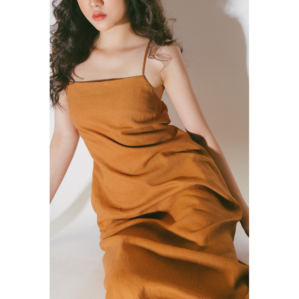 Đầm dài hai dây mảnh làm bằng vải linen màu cam | BigBuy360 - bigbuy360.vn