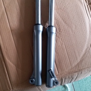 Phuộc trước sirius đùm