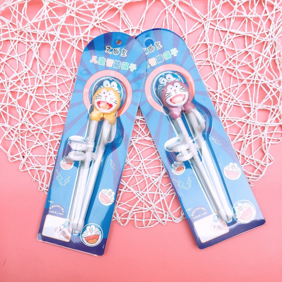 Đũa tập ăn xỏ ngón hàng xuất Nhật cao cấp hình Doremon [NHADAU]