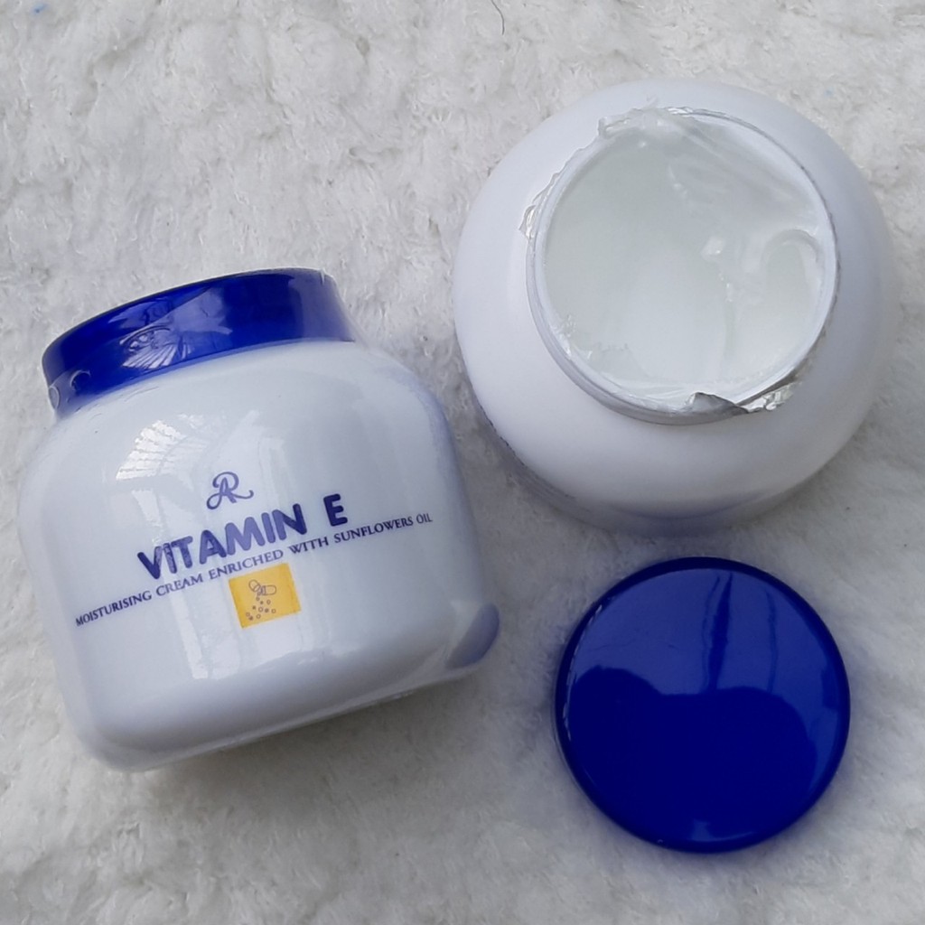 [chuẩn thái] Kem dưỡng trắng da body Vitamin E ngọc trai sữa non &amp; lúa mạch 200ml – Thái Lan