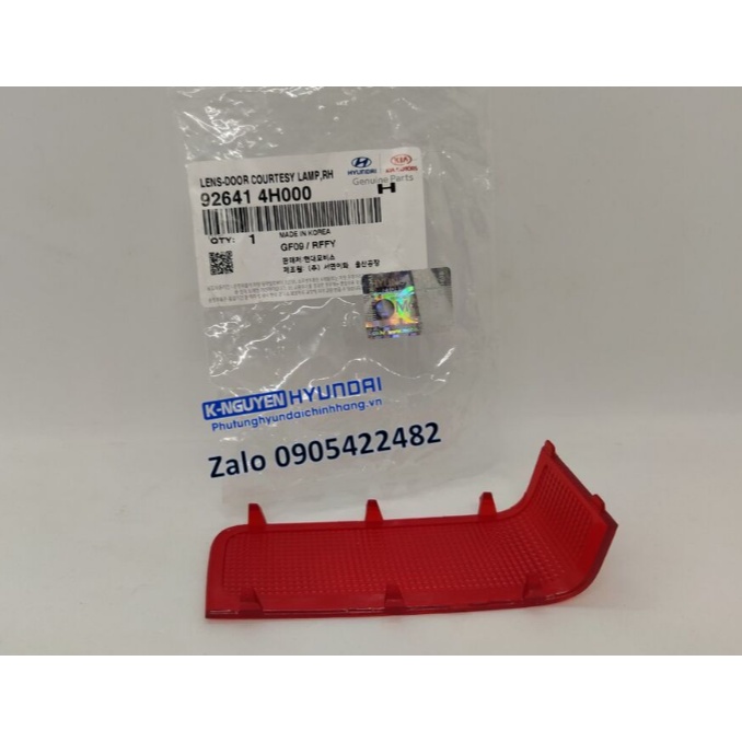 Nắp nhựa đèn phía trong cửa xe Hyundai Starex - Mã số: 926414H000, 926314H000