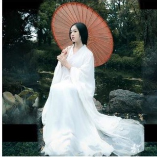 Hán phục trắng