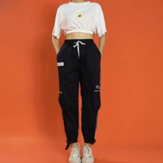 Áo croptop nhúng ôm hoa cúc