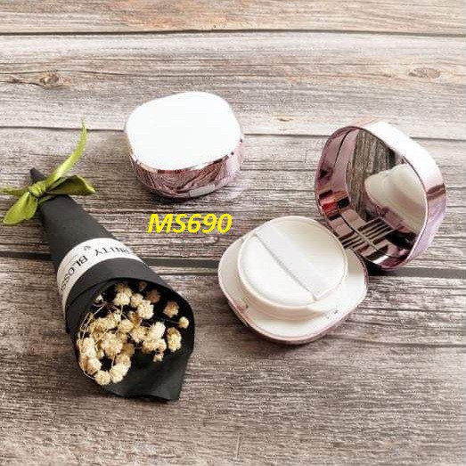 HỘP ĐỰNG PHẤN NƯỚC CUSHION TRẮNG VIỀN HỒNG