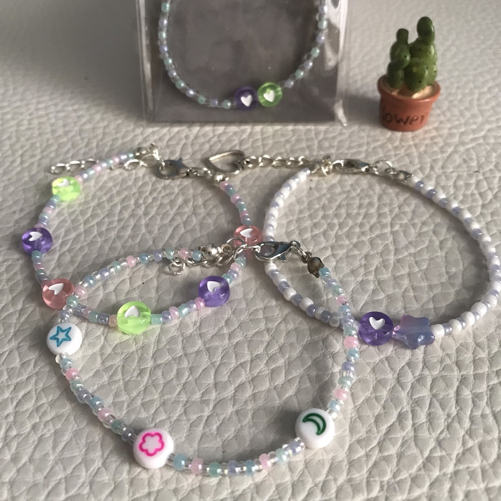 Vòng tay handmade bằng hạt cườm siêu trendy