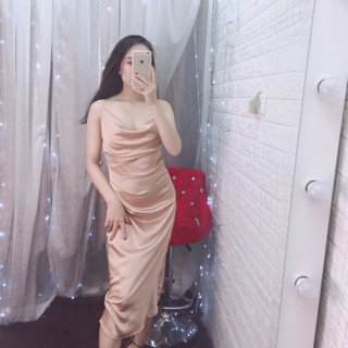 Váy lụa cổ đổ