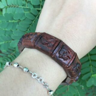 Vòng tay gỗ sưa komtum