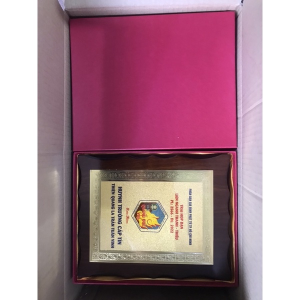 BIỂU TRƯNG, BẢNG VINH DANH GỖ TRÁNG KIM