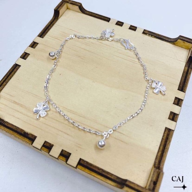 Lắc chân cỏ 4 lá