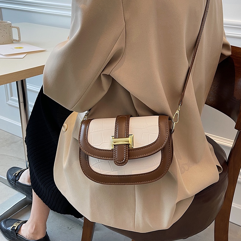 Túi Xách Nữ Đeo Chéo Da Nâu Hàn Quốc PAPILLON PATX02