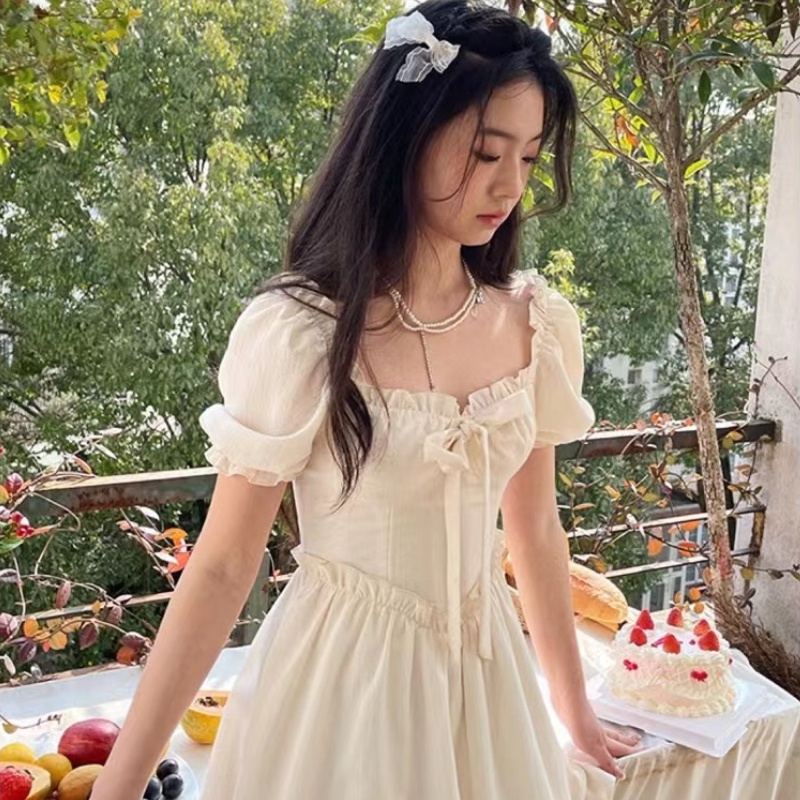 Đầm Perty tay phồng dáng ngắn thời trang Hàn Quốc cho nữ