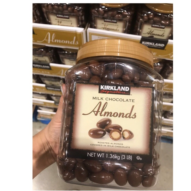 Date 10/2021) Chocolate Sữa Bọc Hạnh Nhân Kirland Almonds Của Mỹ-