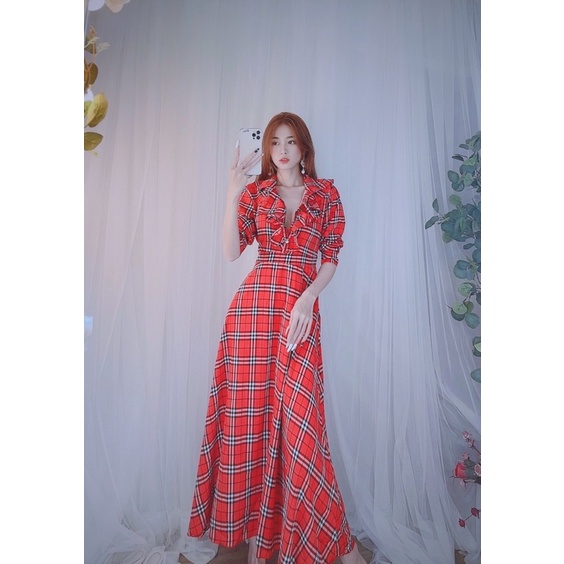 Đầm maxi sơ mi cổ bèo Na Trịnh Hình tự chụp