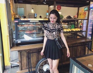 Chân váy xếp ly xoè