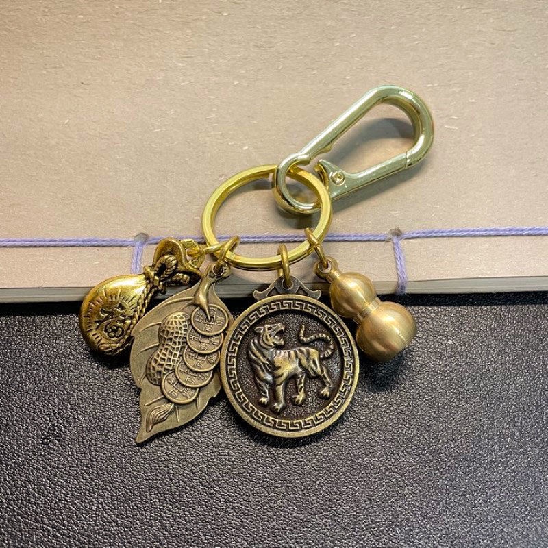 Móc Chìa Khóa Phong Thủy 12 Con Giáp Được Chì Chú Mang Lại Tài Lộc Phú Quý Cho Người Đeo