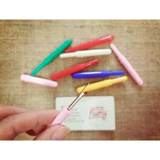Dụng cụ tháo chỉ trong may mặc, thêu thùa