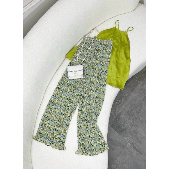 Set áo yếm, quần dập li hoa nhí đi biển
