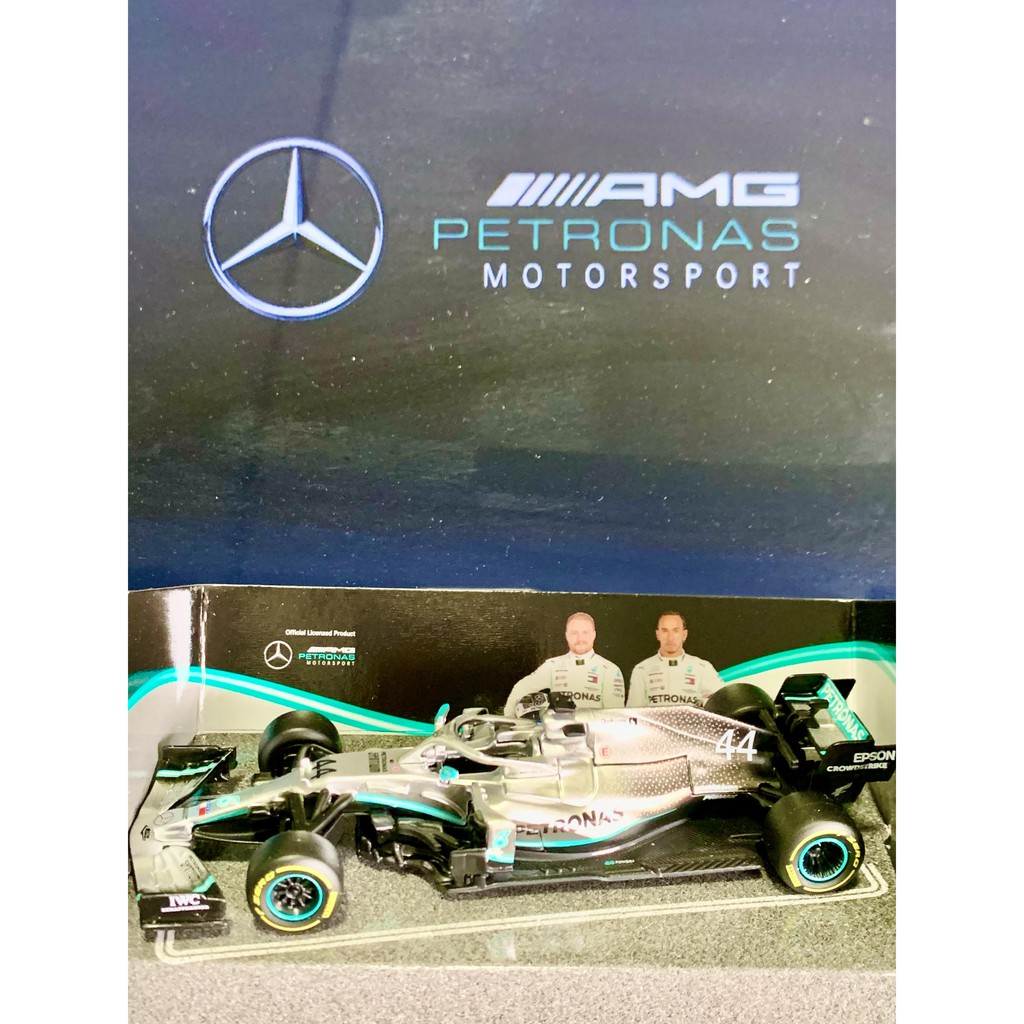 Mô hình xe đua F1 Mercedes AMG tỉ lệ 1:43