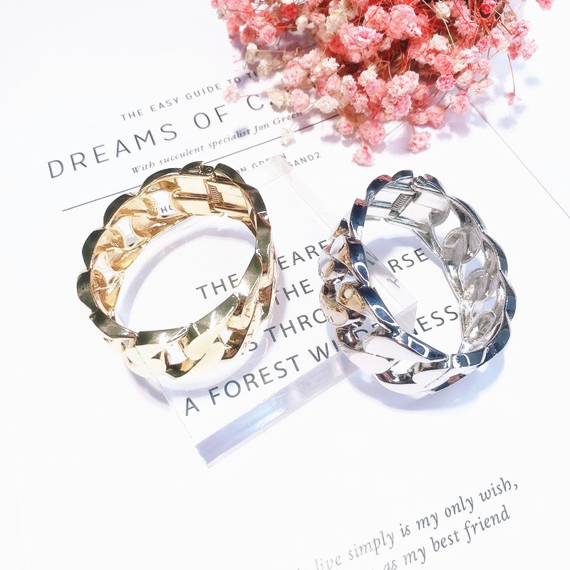 Vòng tay / lắc tay thời trang có hộp đựng