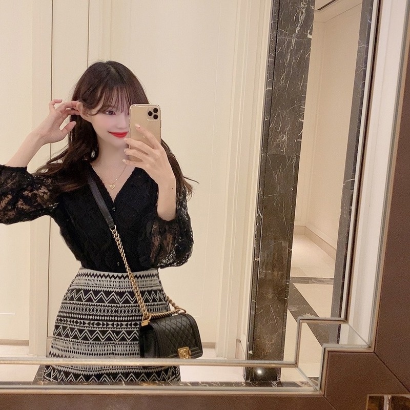 Áo sơ mi tay dài cổ chữ v phong cách Hàn Quốc thanh lịch cho nữ