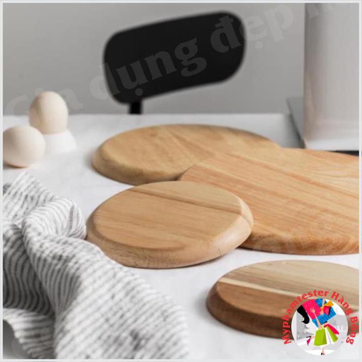 Khay gỗ tròn bày thức ăn