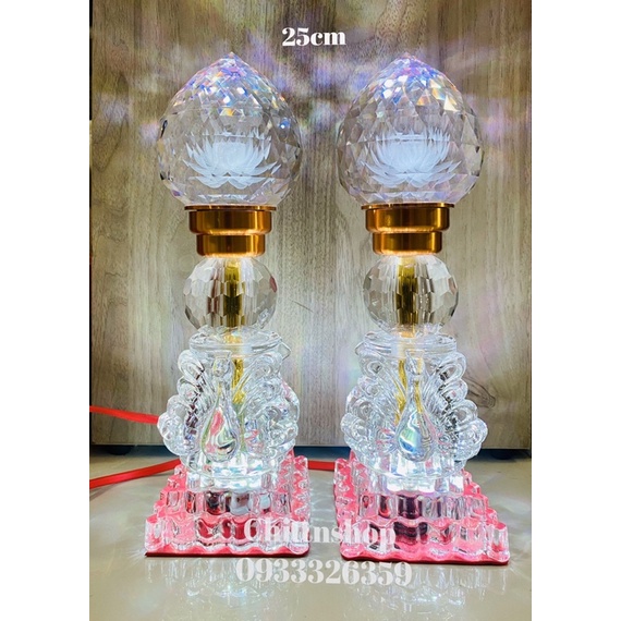 MỘT CẶP ĐÈN THỜ TRÁI ĐÀO PHA LÊ KIỂU DÁNG THIÊN NGA