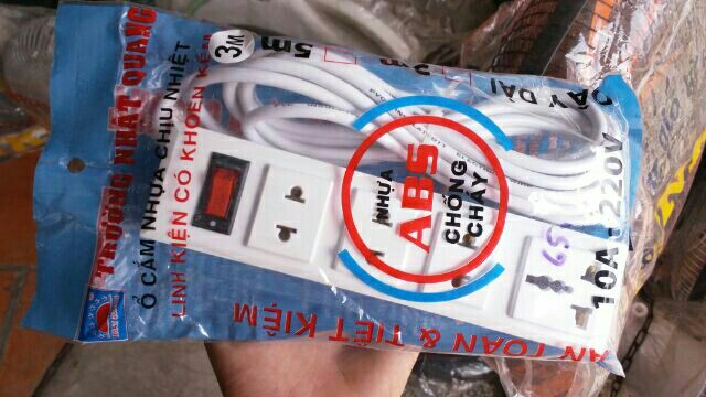 Ổ cắm điện 4 lỗ dài Nhật Quang (3M/5M)