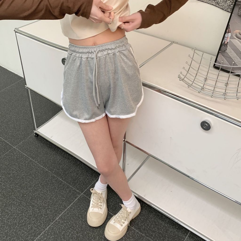 Quần Short Thể Thao Nữ Lưng Cao Dây Rút