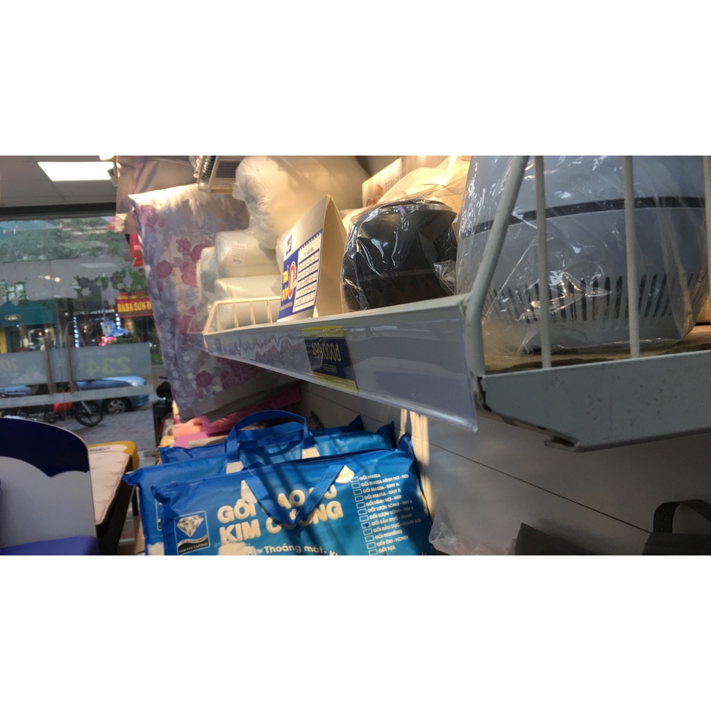 Nẹp nhựa siêu thị. Nẹp chữ P. LH: 0911035691