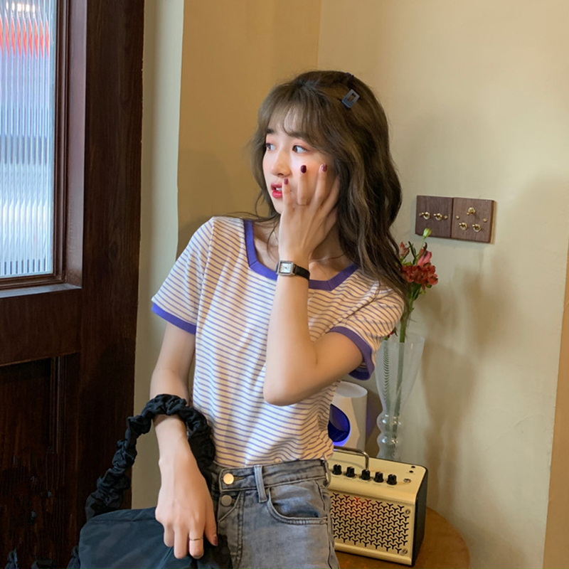 Áo Thun Nữ Ngắn Tay Cổ Vuông Họa Tiết Sọc Ngang Thời Trang