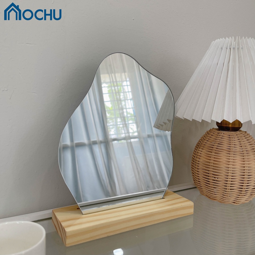 [ QUÀ TẶNG] Gương Phấn Soi Trang Điểm OCHU Đế Gỗ Để Bàn POM MIRROR