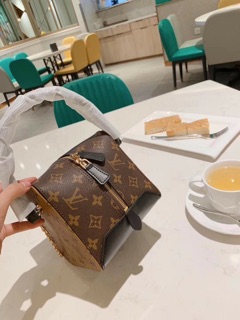 Túi LV Dáng Hộp