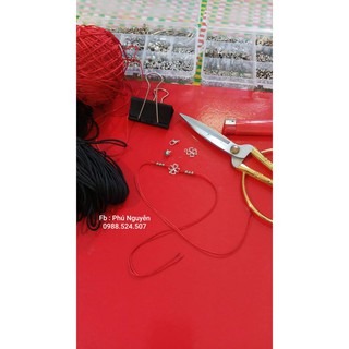 Vòng đeo tay chỉ đỏ cỏ 4 lá may mắn ( Thông báo size cổ tay )