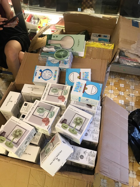 Quạt tích điện mini gấp gọn bỏ túi  ,