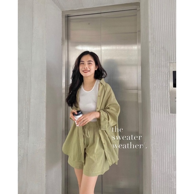 Set áo thun balo trắng phối áo sơ mi xanh kèm quần short ngố cùng màu