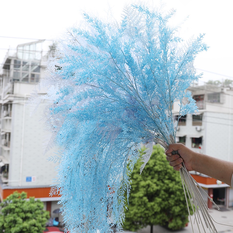 Hoa tuyết nhiều màu trang trí nội thất, cành thông lá nhỏ chup ảnh, decor.