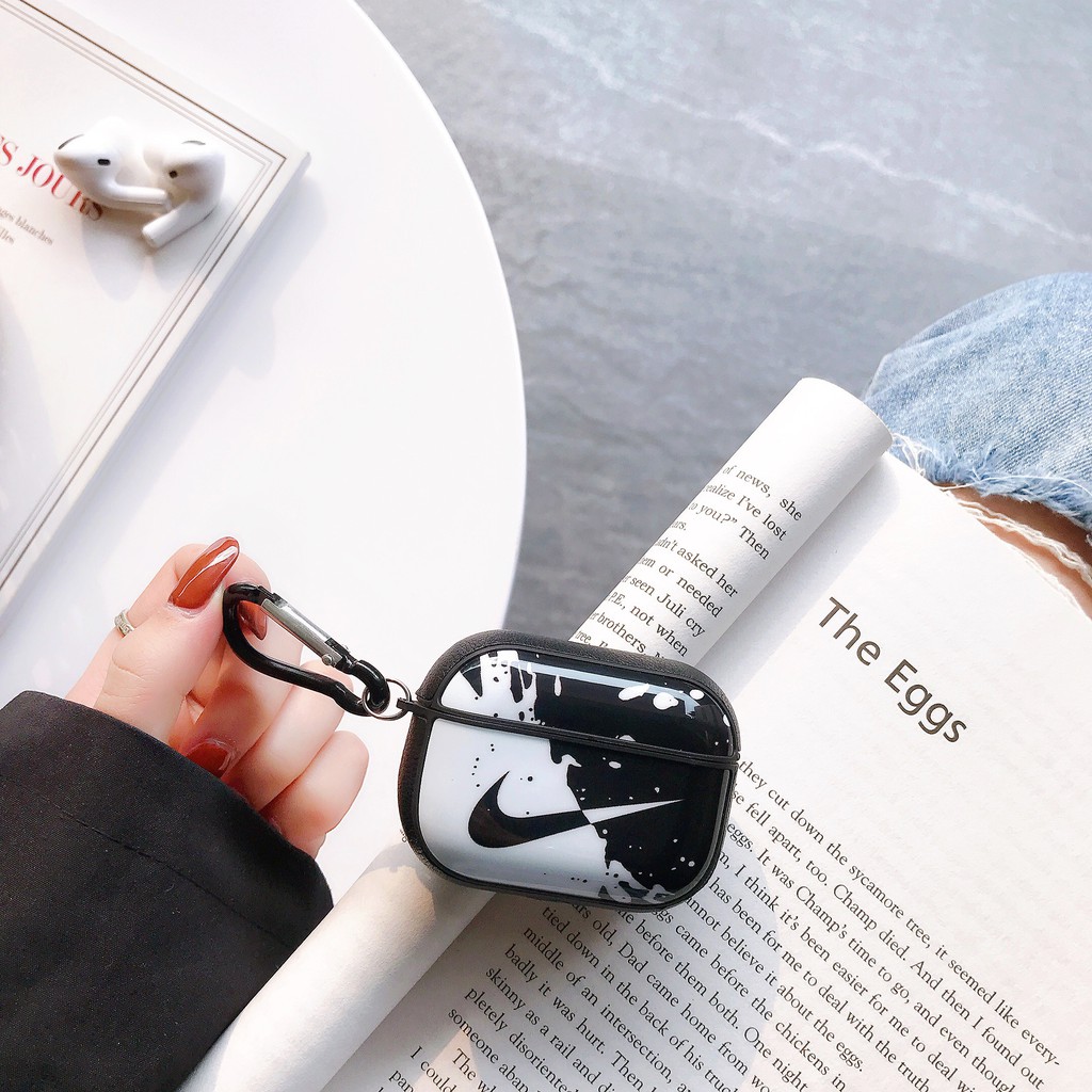 Vỏ Bảo Vệ Hộp Sạc Tai Nghe Airpods Pro Mềm Kèm Móc Tiện Dụng