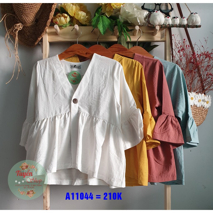 Áo babydoll cổ V tay loe