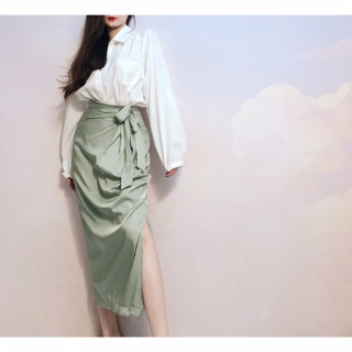 Chân váy midi xẻ tà cột dây