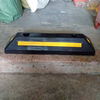 chặn bánh xe cao su (kích thước 560x160x110mm)
