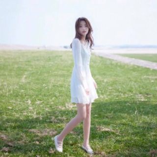 Đầm trắng nút bọc tay dài (có ảnh thật)