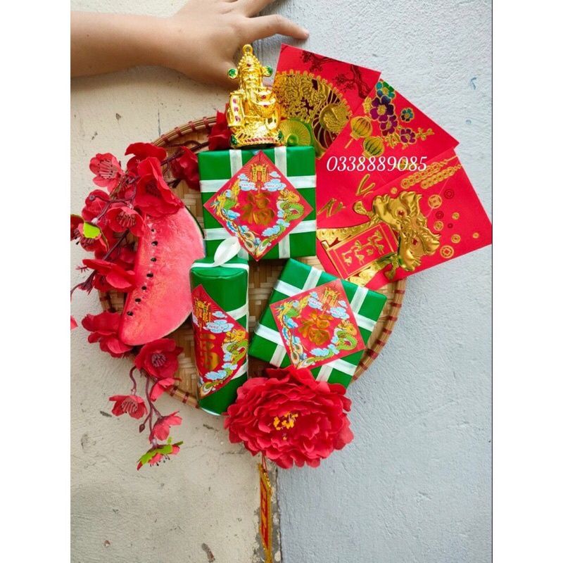 Mẹt tre bánh chưng ( bánh trưng ) bánh tét dưa hấu, thần tài,  hoa đào đỏ trang trí tết, sẵn hàng