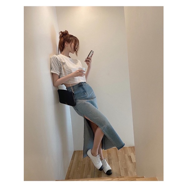 Chân váy jean xẻ sườn trơn