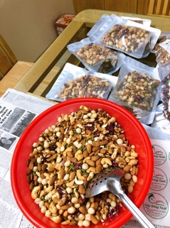 Hạt mix ăn vặt